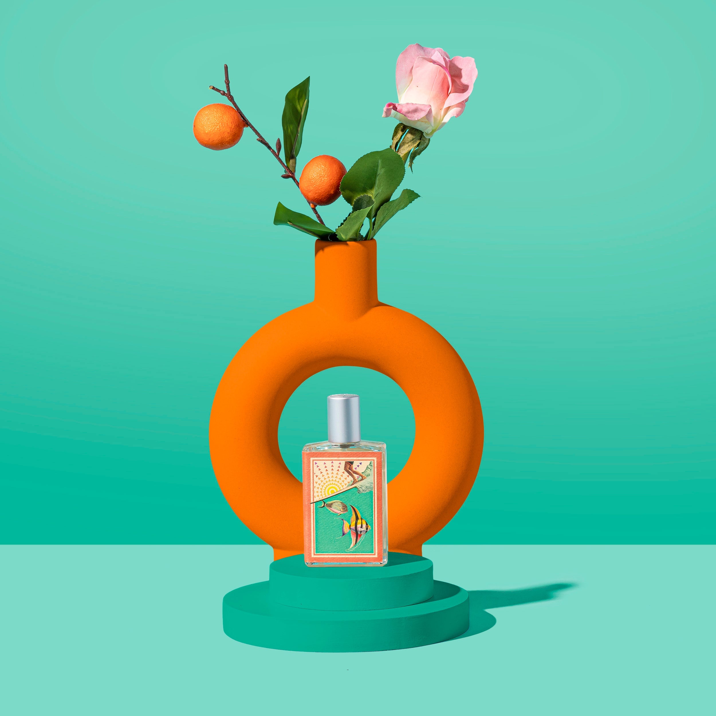 there is a toy that is sitting on a toy