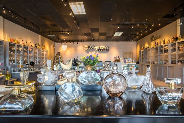 We Love This Store: Fragrance Vault, 4000 South Lake Tahoe, California + Black Friday #Shopsmall Giveaway