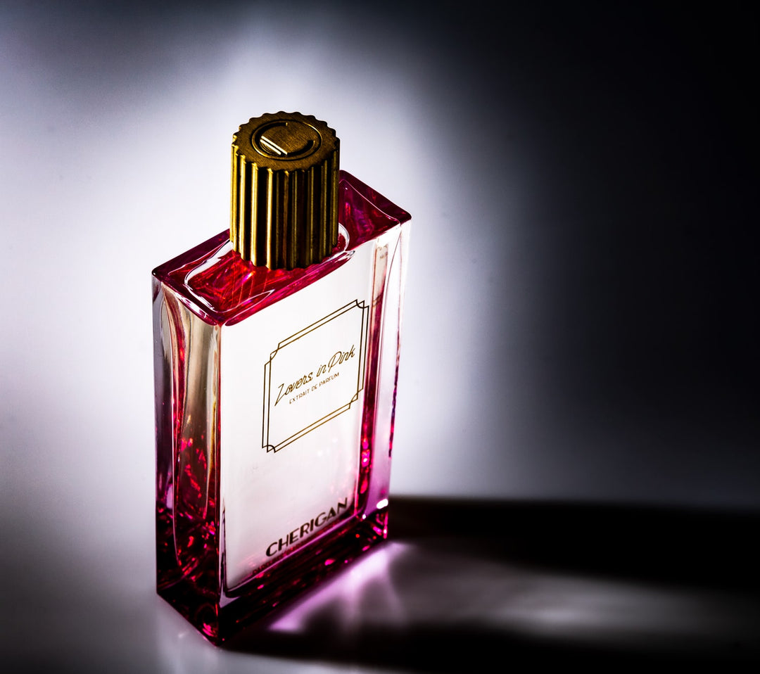 シャガールハンドペインティングLovers in pink Cherigan LOVERS IN PINK Extrait de Parfum | Fragrance Vault